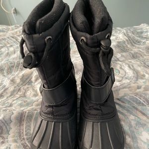Boy toddler snow boots size 12 black
